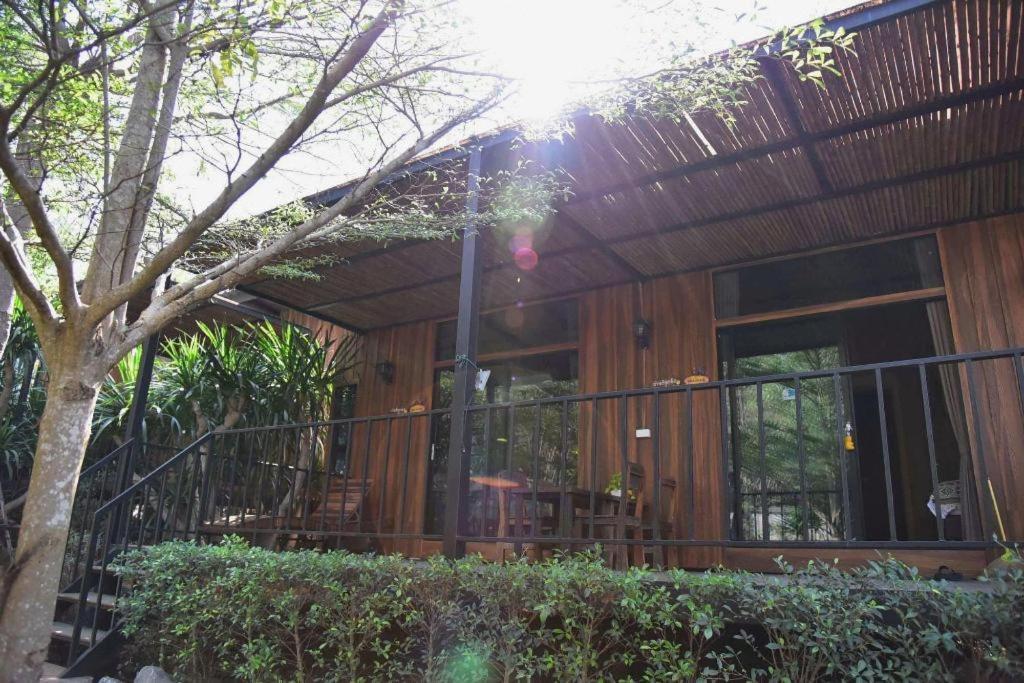 Dusit Talai Resort Mu Si Luaran gambar