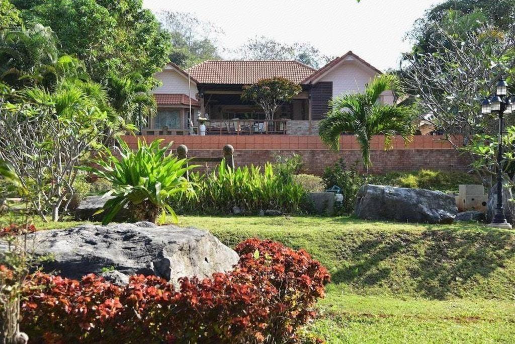 Dusit Talai Resort Mu Si Luaran gambar
