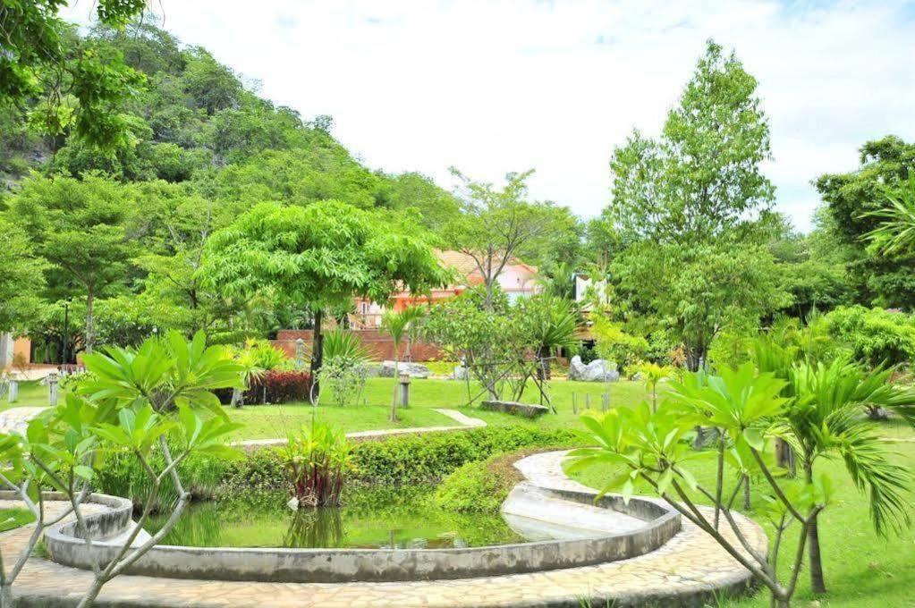 Dusit Talai Resort Mu Si Luaran gambar