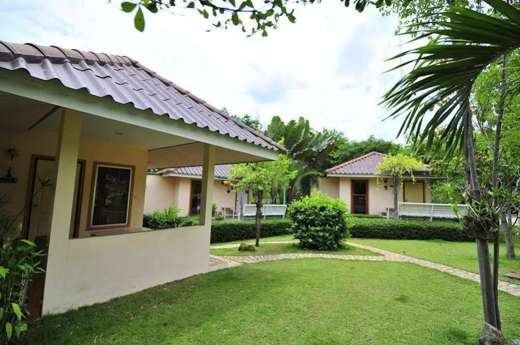Dusit Talai Resort Mu Si Luaran gambar