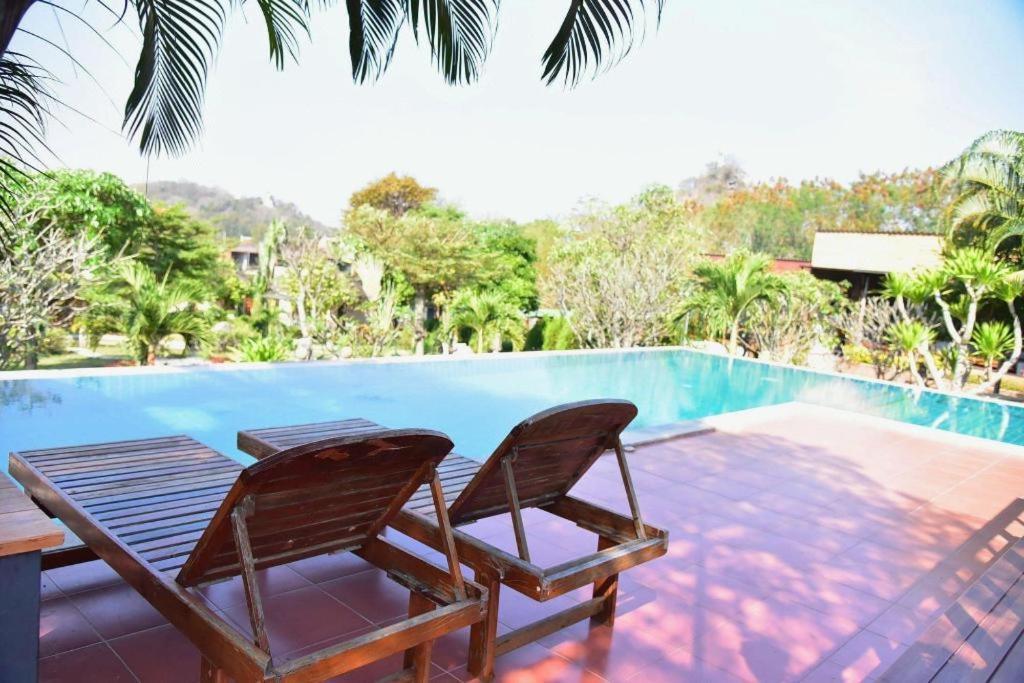 Dusit Talai Resort Mu Si Luaran gambar