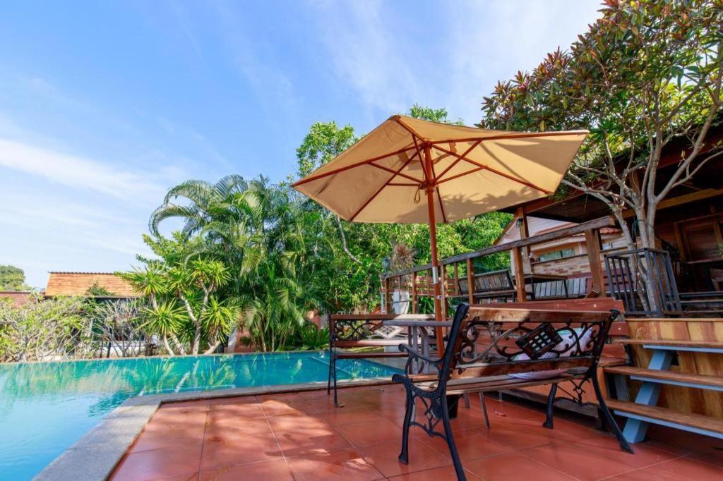 Dusit Talai Resort Mu Si Luaran gambar