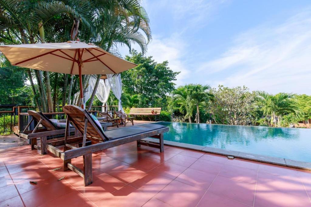 Dusit Talai Resort Mu Si Luaran gambar