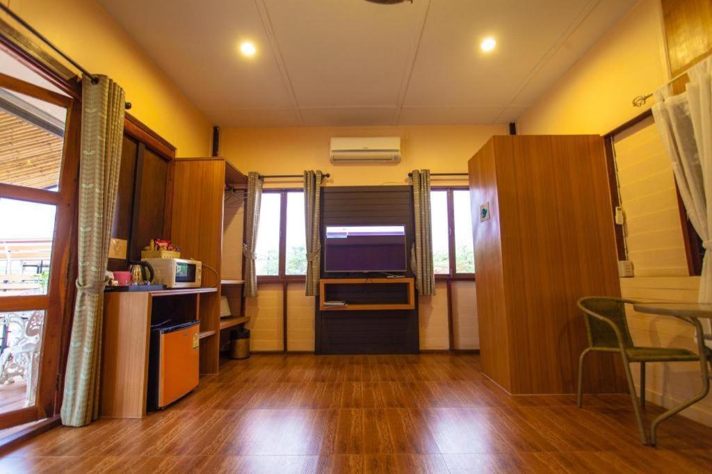 Dusit Talai Resort Mu Si Luaran gambar