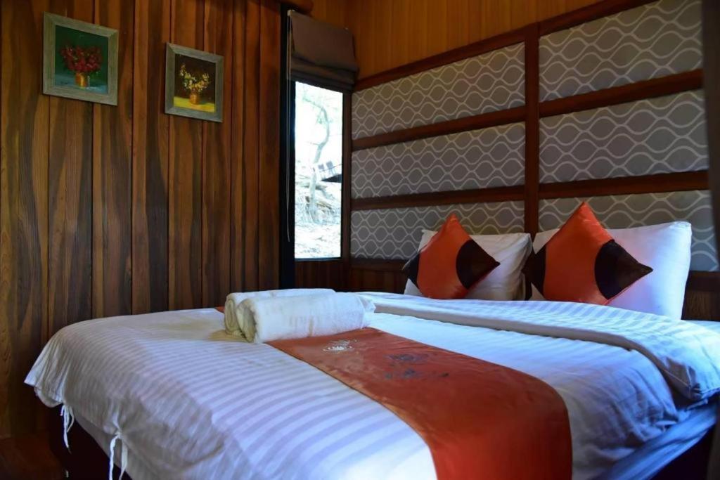 Dusit Talai Resort Mu Si Luaran gambar