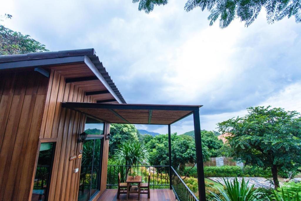 Dusit Talai Resort Mu Si Luaran gambar